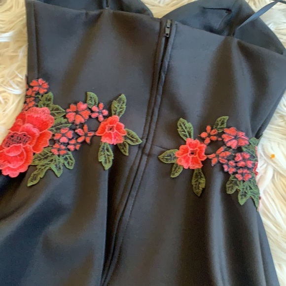 B. Smart Black Red Floral Party Graduation dress 1 - Picture 7 of 7